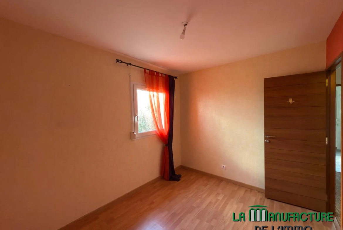 Villa 4 chambres avec piscine, garage, et chalet en bois à Fontanes, Loire 