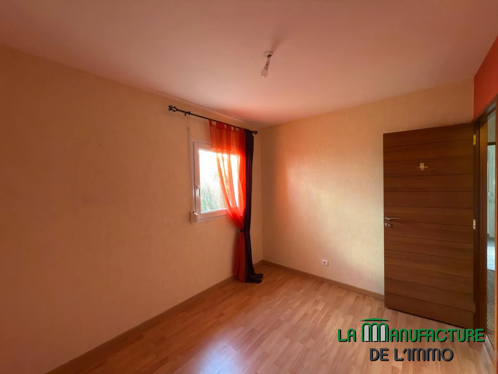 Villa 4 chambres avec piscine, garage, et chalet en bois à Fontanes, Loire 