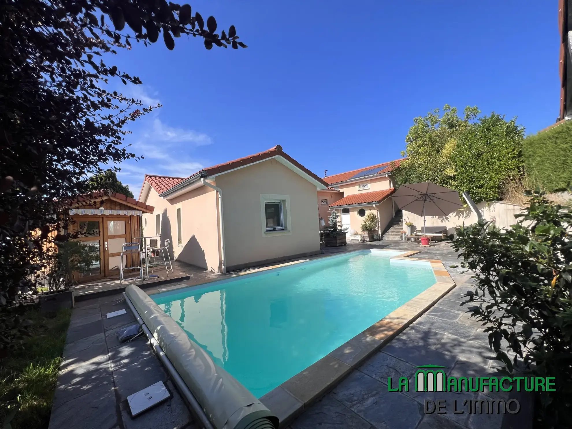 Villa 4 chambres avec piscine, garage, et chalet en bois à Fontanes, Loire 