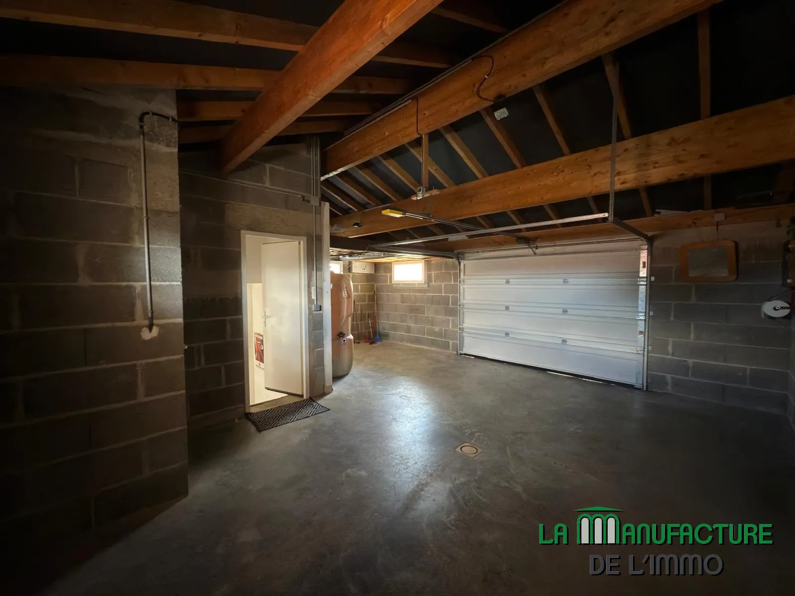 Villa 4 chambres avec piscine, garage, et chalet en bois à Fontanes, Loire 