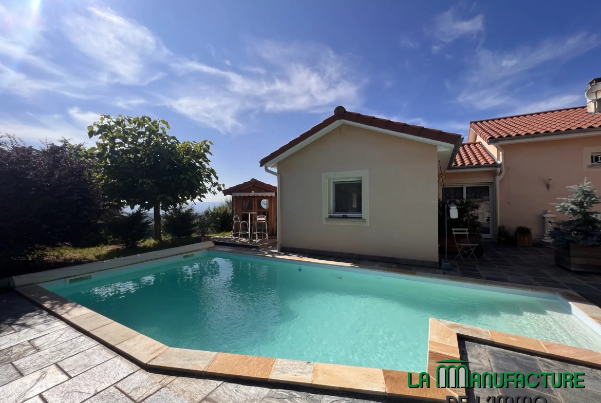 Villa 4 chambres avec piscine, garage, et chalet en bois à Fontanes, Loire 