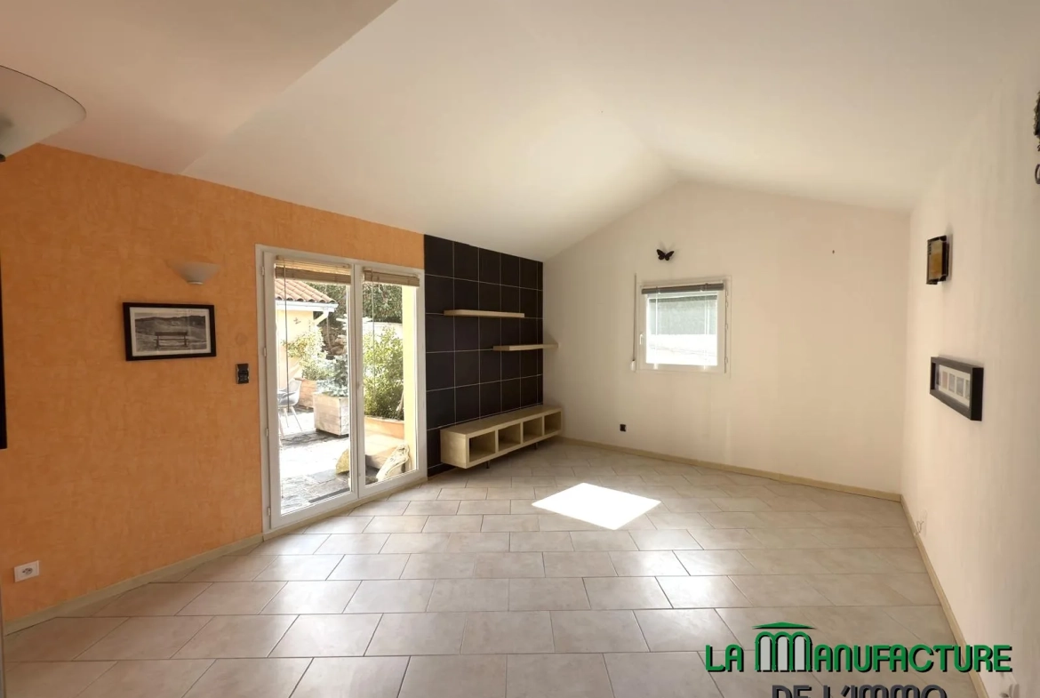 Villa 4 chambres avec piscine, garage, et chalet en bois à Fontanes, Loire 