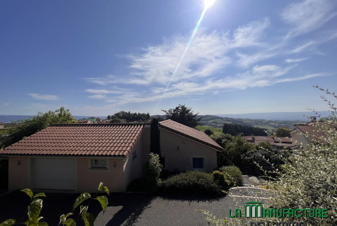 Villa 4 chambres avec piscine, garage, et chalet en bois à Fontanes, Loire 