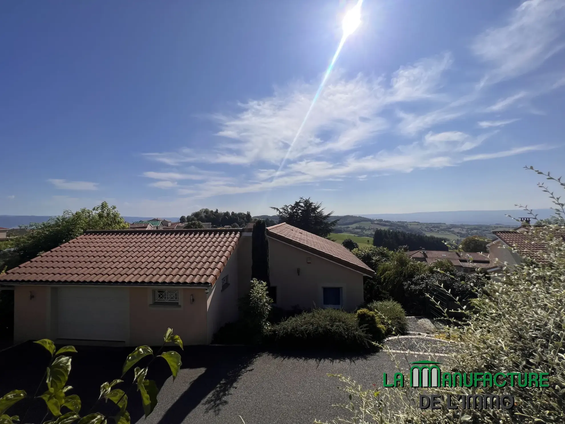 Villa 4 chambres avec piscine, garage, et chalet en bois à Fontanes, Loire 