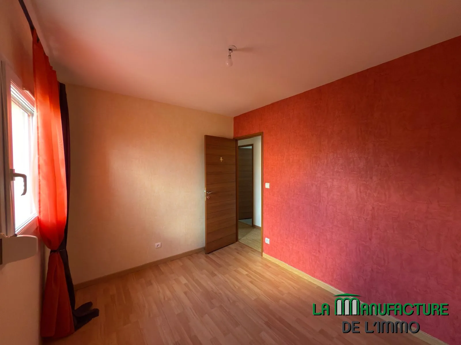 Villa 4 chambres avec piscine, garage, et chalet en bois à Fontanes, Loire 