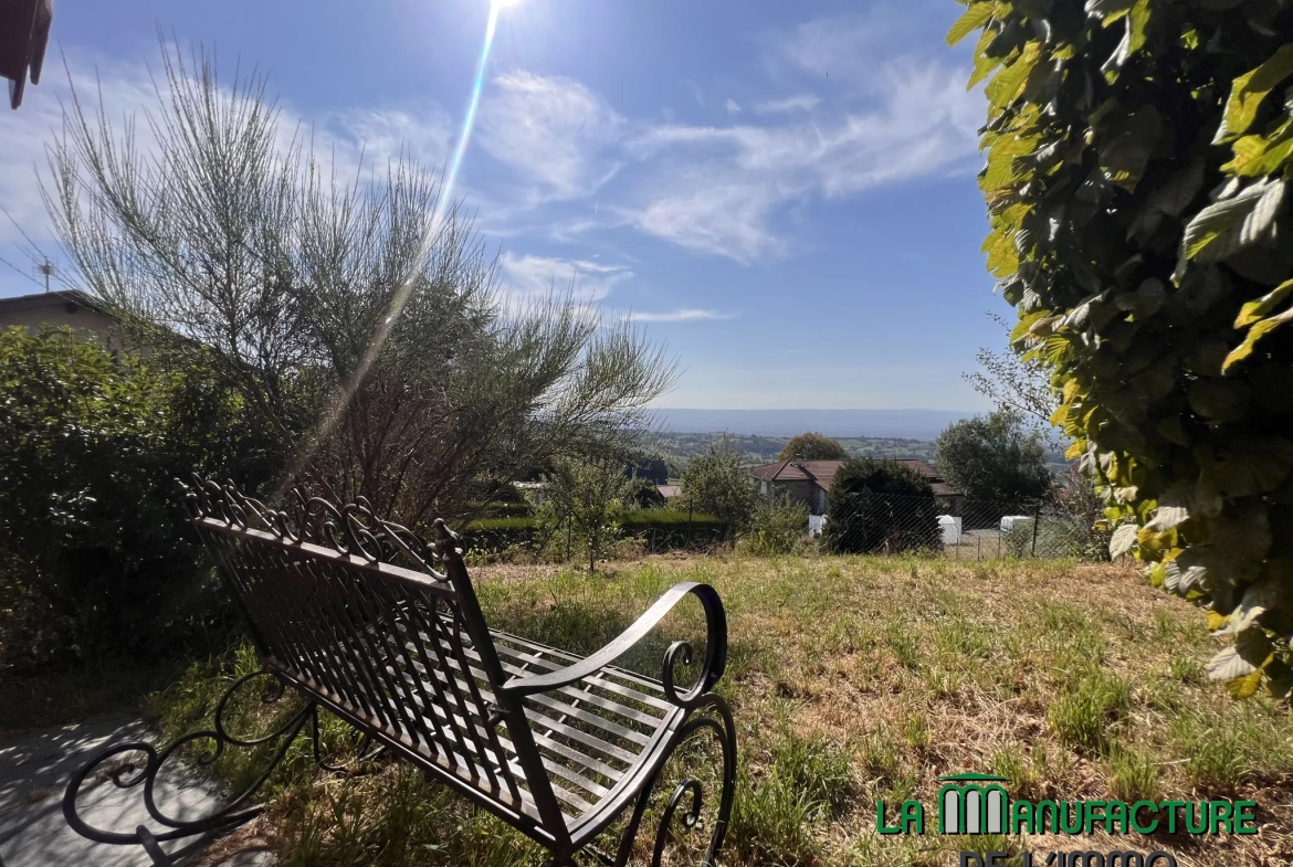 Villa 4 chambres avec piscine, garage, et chalet en bois à Fontanes, Loire 