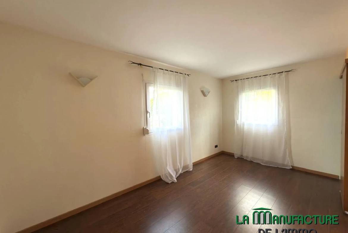 Villa 4 chambres avec piscine, garage, et chalet en bois à Fontanes, Loire 