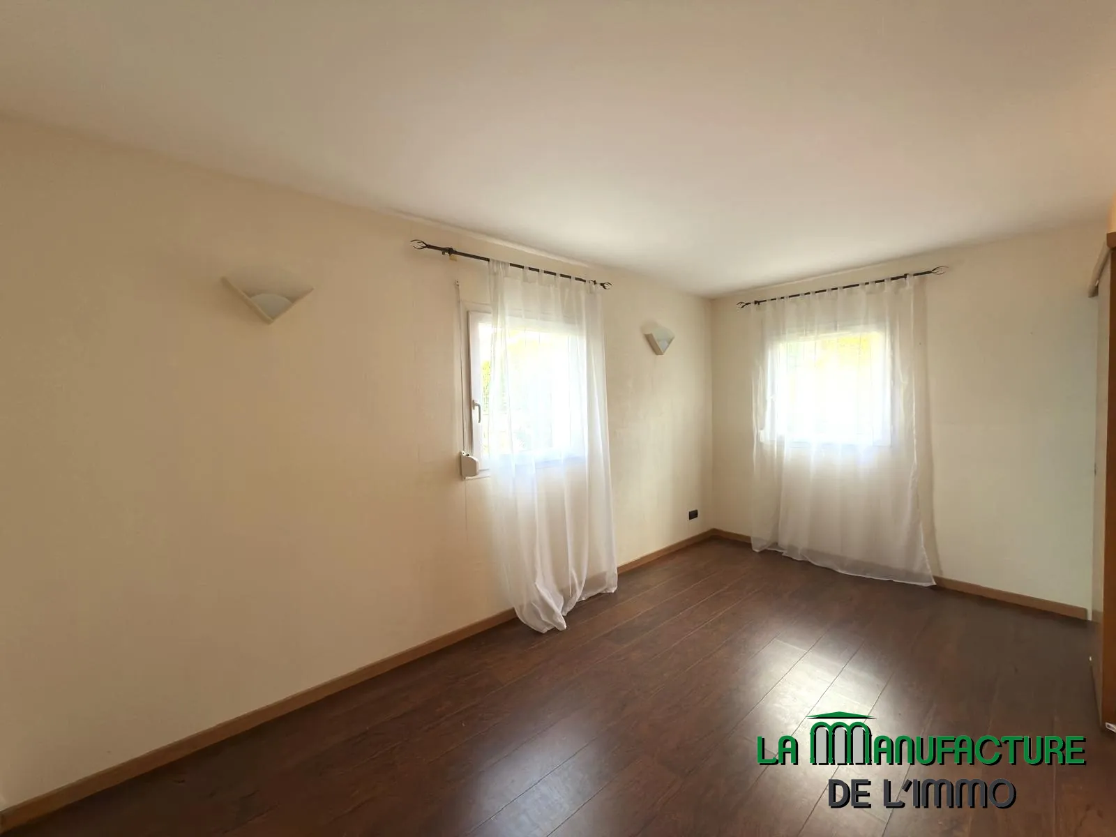 Villa 4 chambres avec piscine, garage, et chalet en bois à Fontanes, Loire 