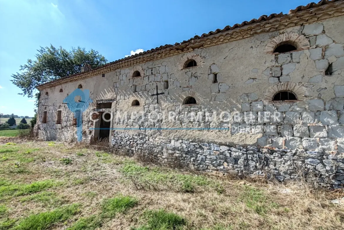 Ferme à rénover avec vue sur les Pyrénées à Blan – Terrain de 5000 m² 
