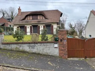 Maison familiale à Elbeuf avec jardin de 600 m² et vue panoramique