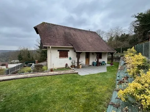 Maison familiale à Elbeuf avec jardin de 600 m² et vue panoramique 
