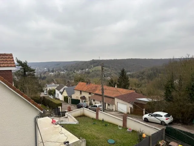 Maison familiale à Elbeuf avec jardin de 600 m² et vue panoramique 