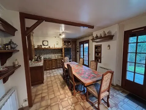 Maison familiale à Elbeuf avec jardin de 600 m² et vue panoramique 