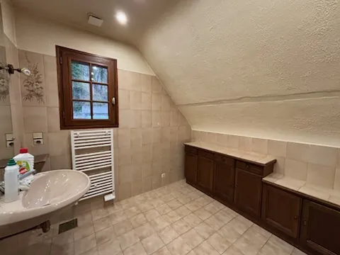 Maison familiale à Elbeuf avec jardin de 600 m² et vue panoramique 