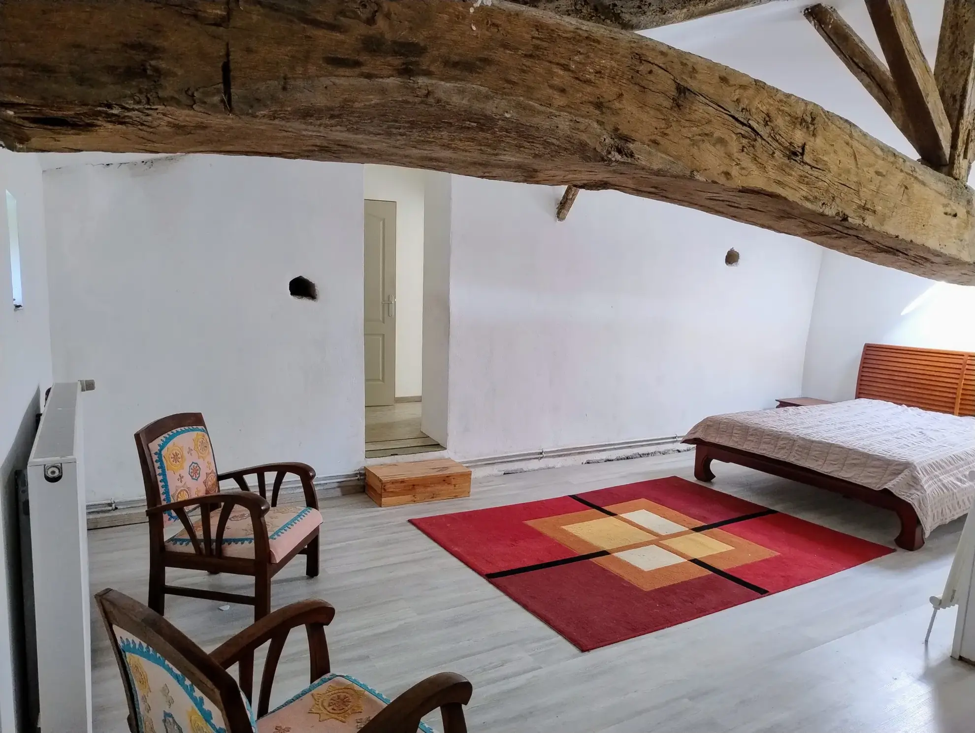 Très belle maison en pierre avec piscine et dépendances à Auriolles 