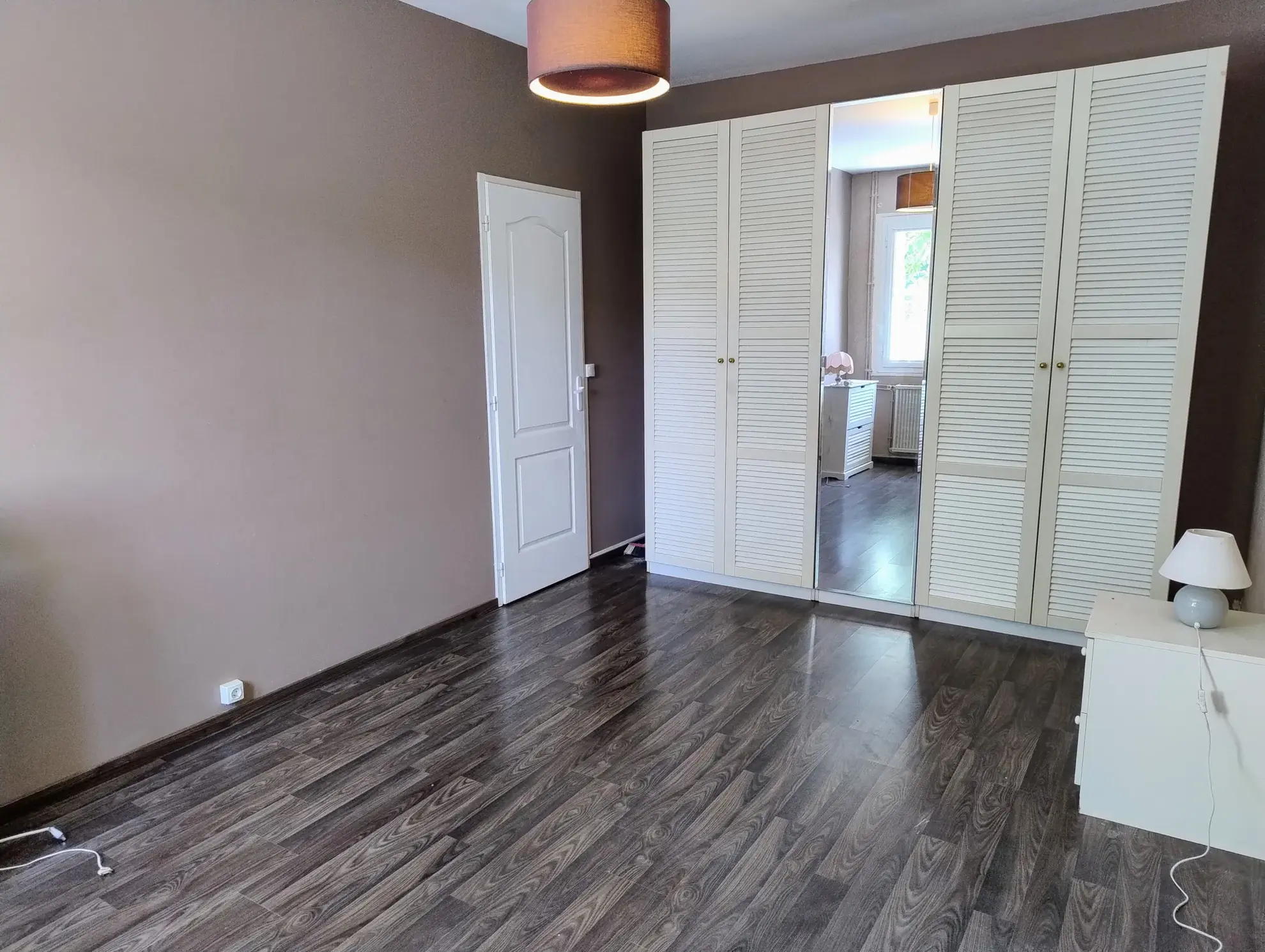 Très belle maison en pierre avec piscine et dépendances à Auriolles 