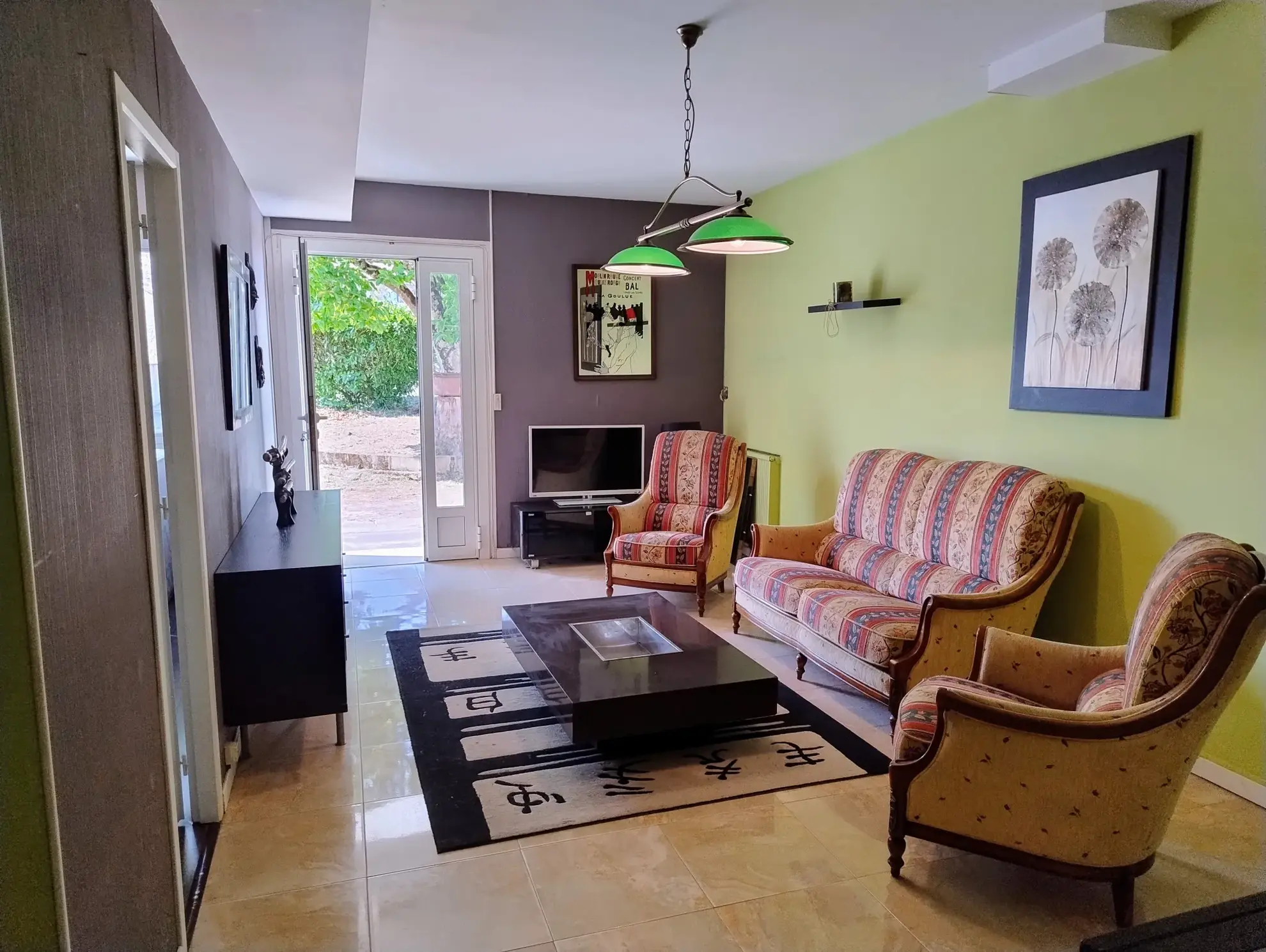Très belle maison en pierre avec piscine et dépendances à Auriolles 