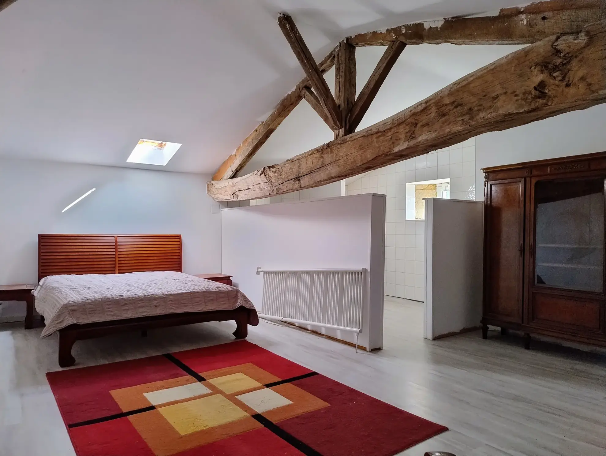 Très belle maison en pierre avec piscine et dépendances à Auriolles 