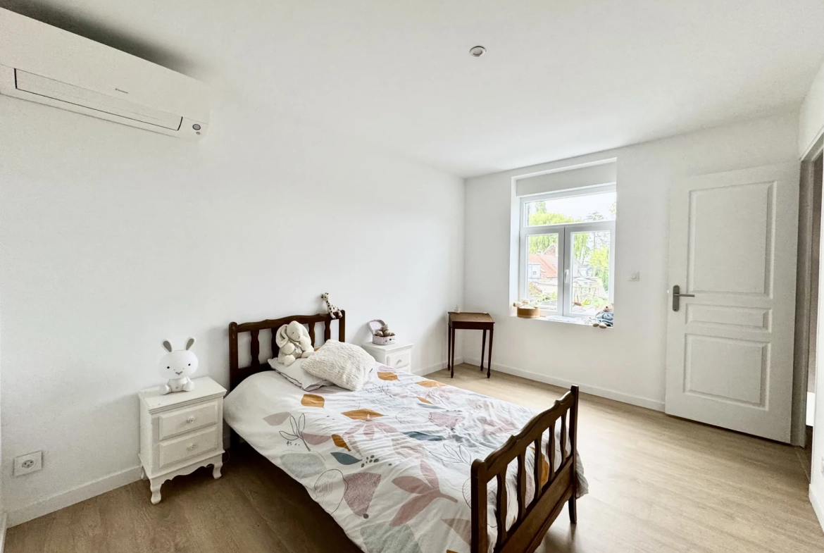 Maison familiale rénovée avec jardin à Tourcoing La Marlière 