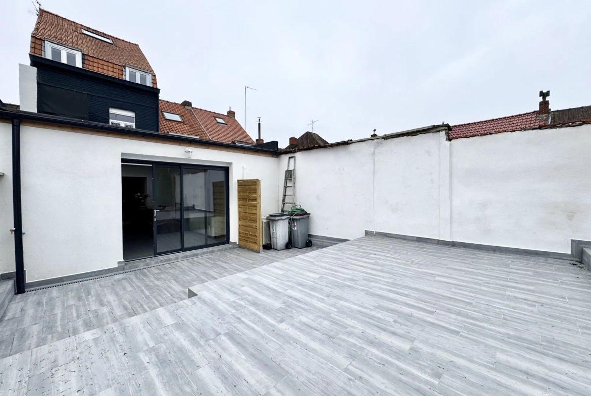 Maison familiale rénovée avec jardin à Tourcoing La Marlière 