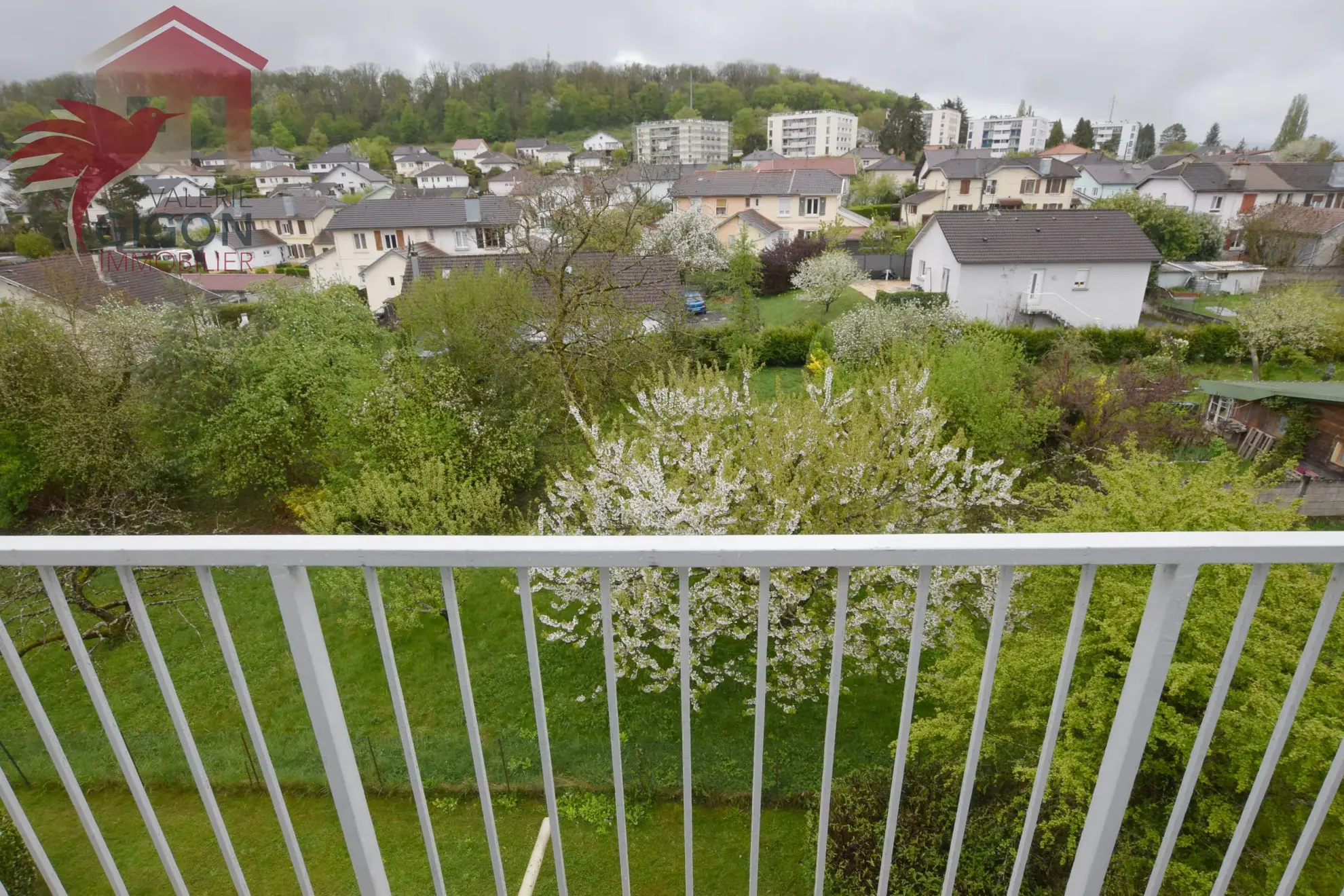 Appartement F4 rénové avec balcon à Vieux-Charmont - Grand-Charmont 