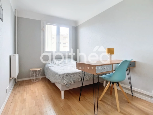 Appartement lumineux de 82 m² à Troyes avec balcon, cave et stationnement 