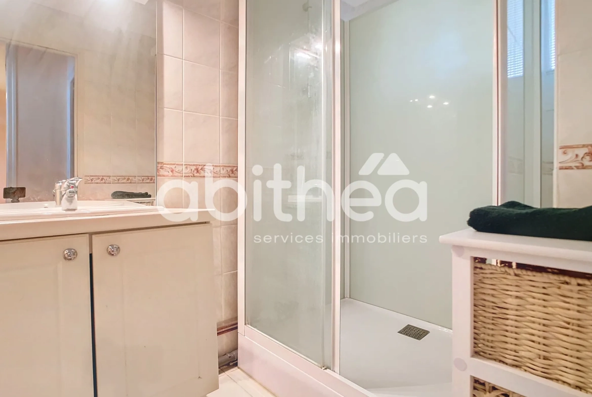 Appartement lumineux de 82 m² à Troyes avec balcon, cave et stationnement 