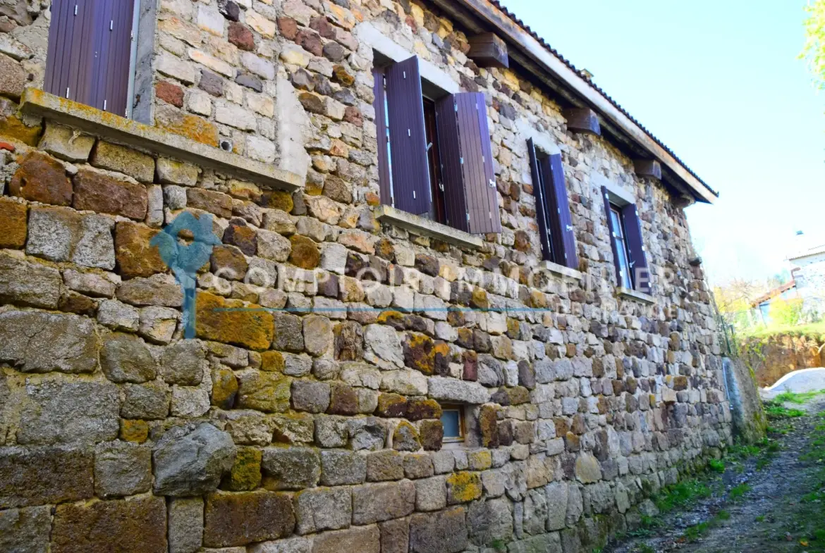 Maison de village avec appartement indépendant à Issanlas, Ardèche 