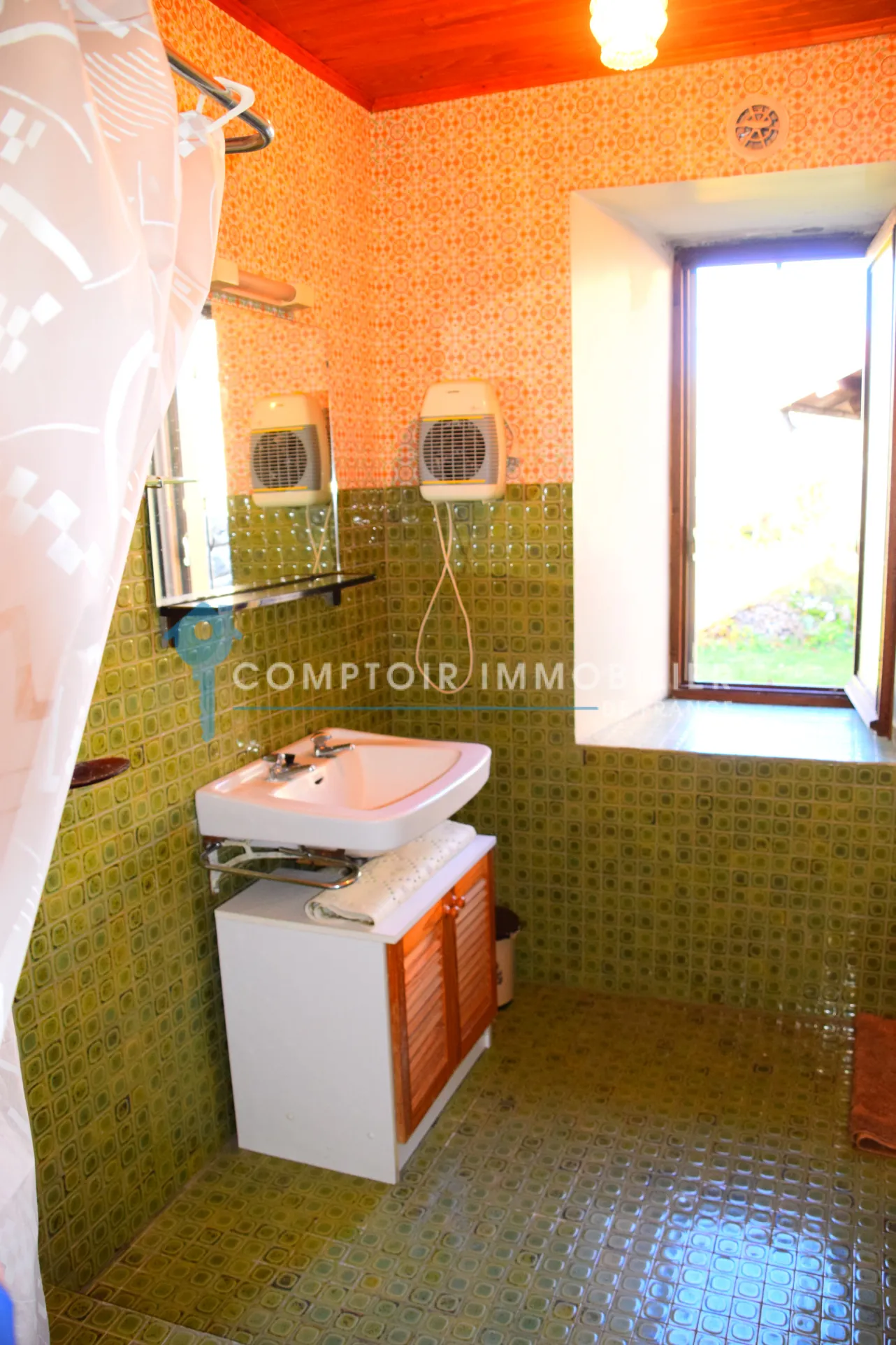 Maison de village avec appartement indépendant à Issanlas, Ardèche 