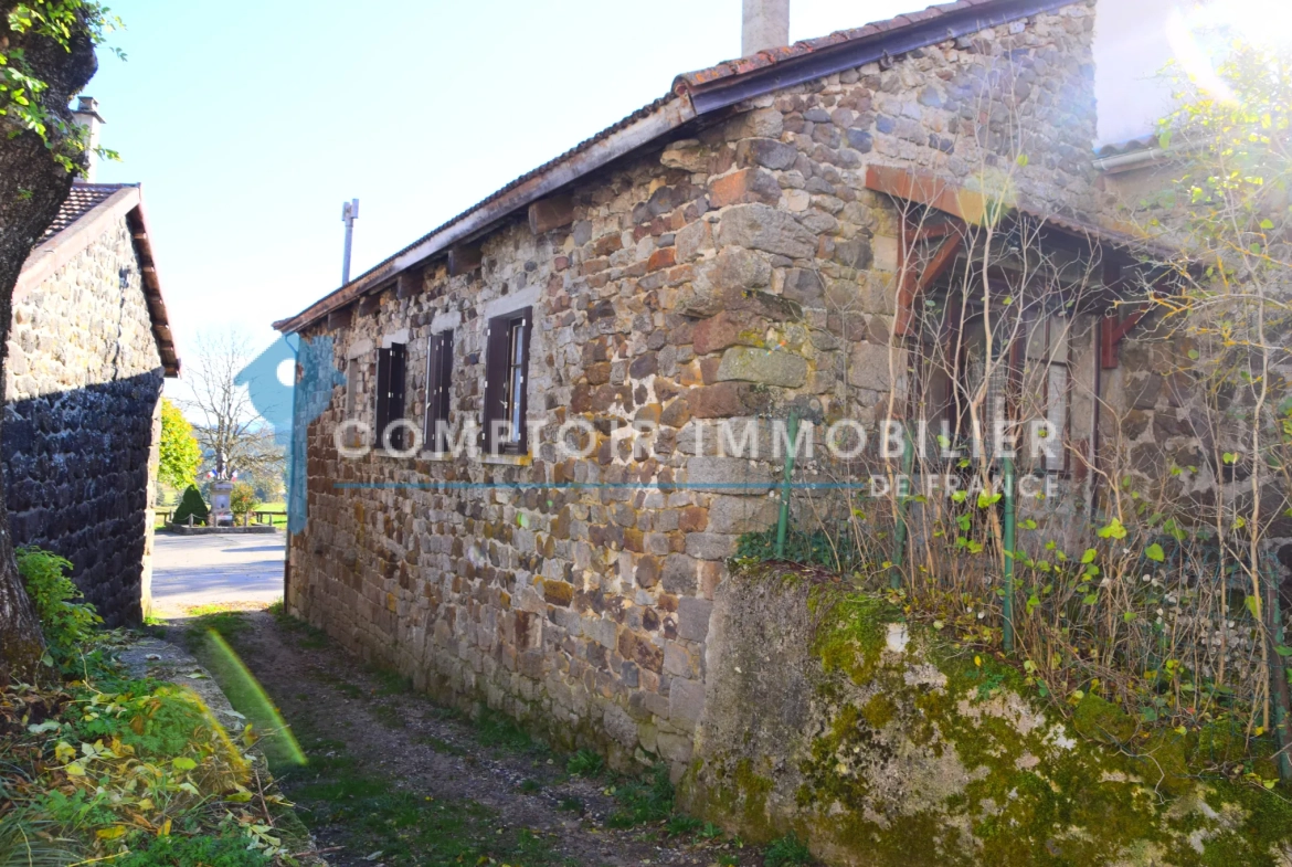 Maison de village avec appartement indépendant à Issanlas, Ardèche 