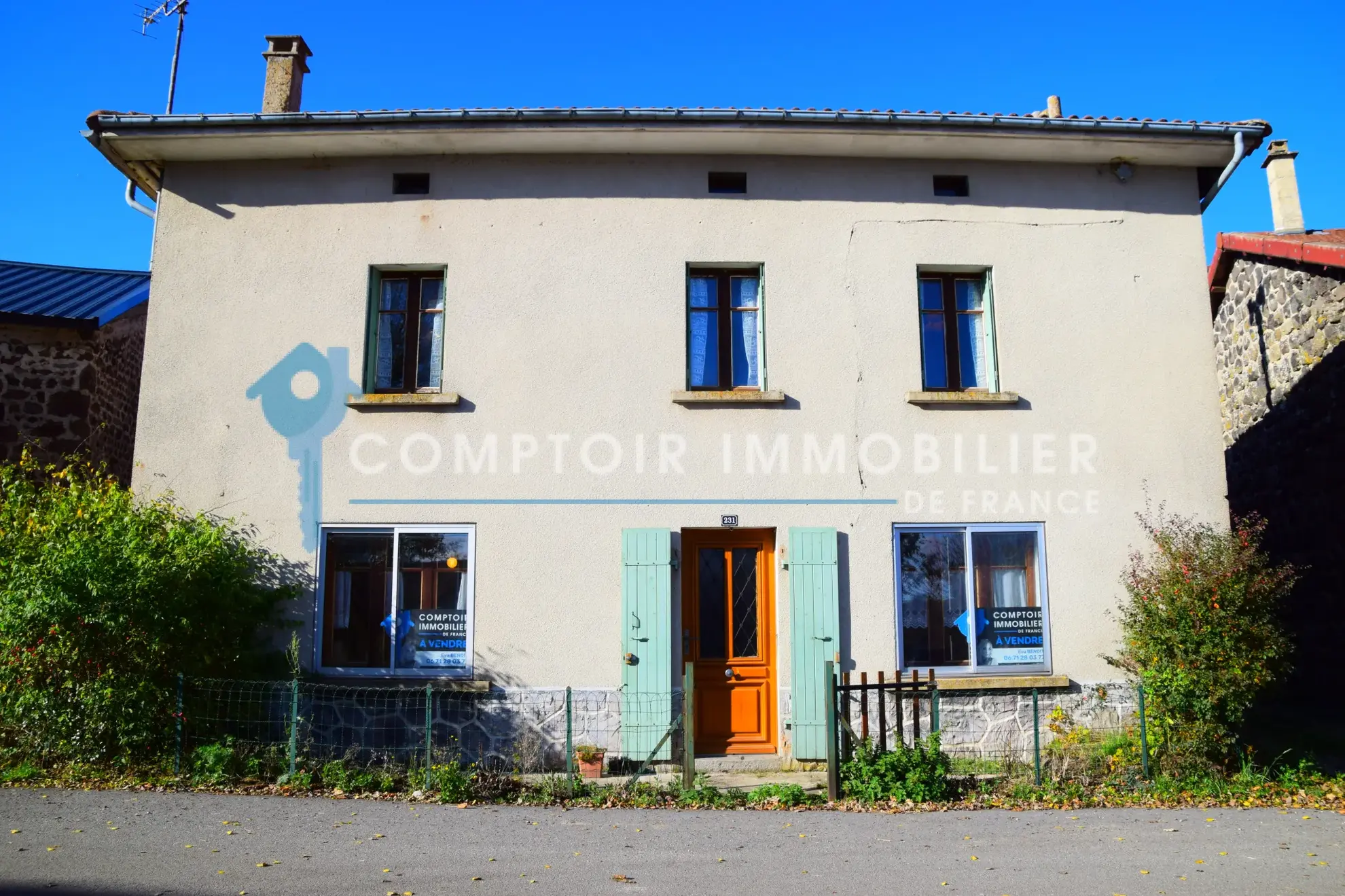 Maison de village avec appartement indépendant à Issanlas, Ardèche 