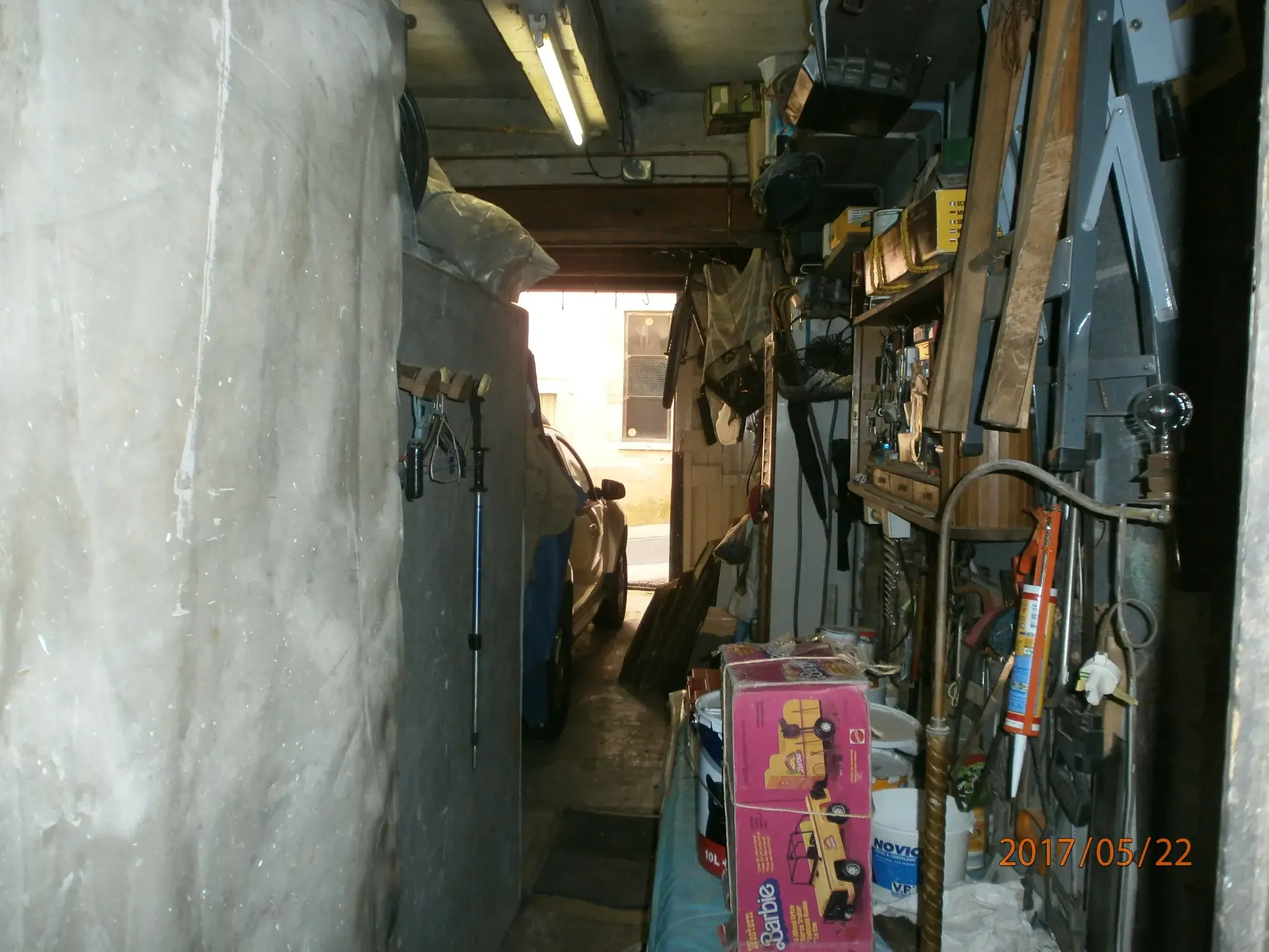 Immeuble à vendre à Bedarieux avec 3 appartements et garage, bon rapport locatif 