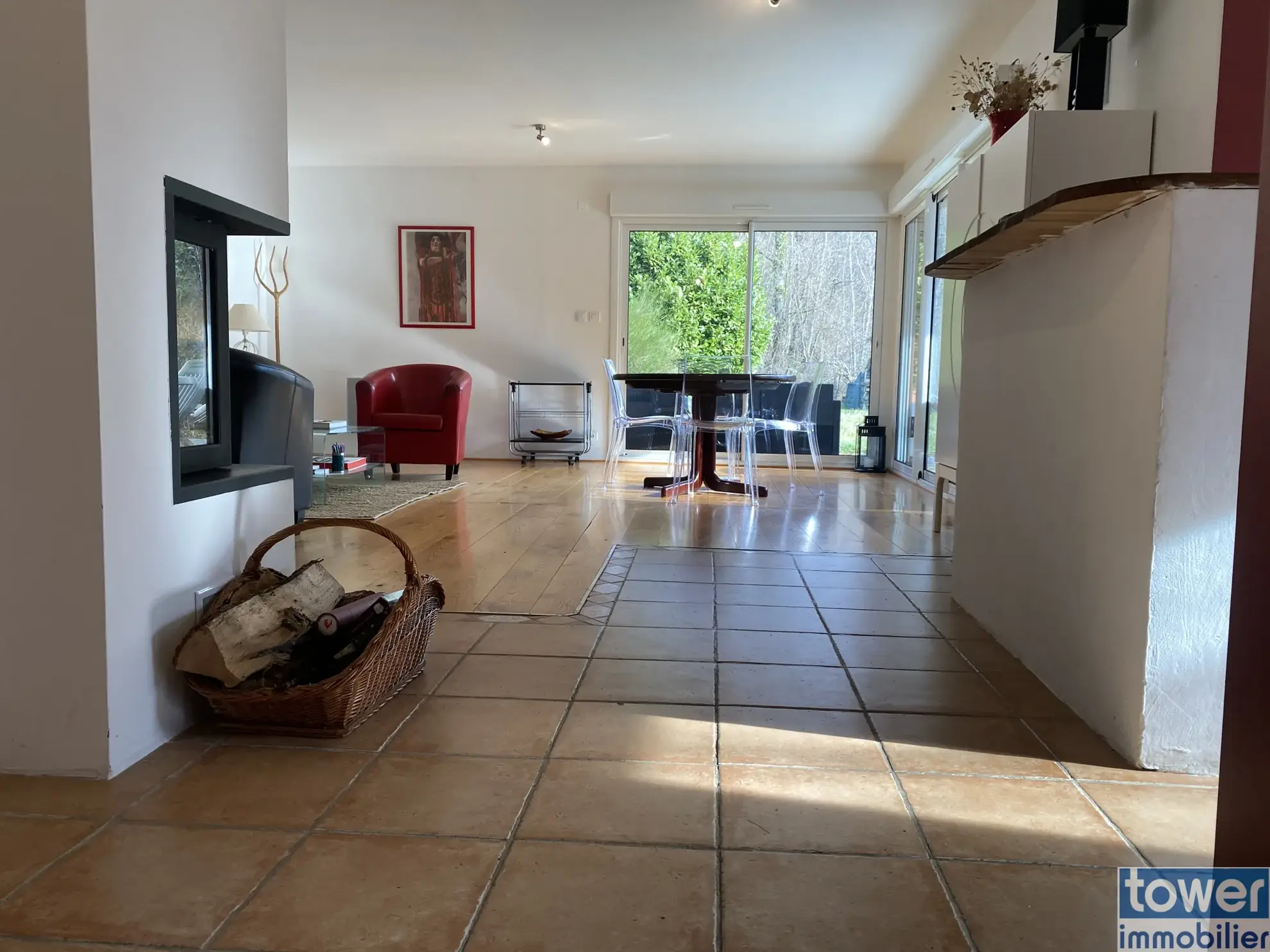 Maison contemporaine ossature bois avec vue dans les gorges du Lot à Pomayrols 