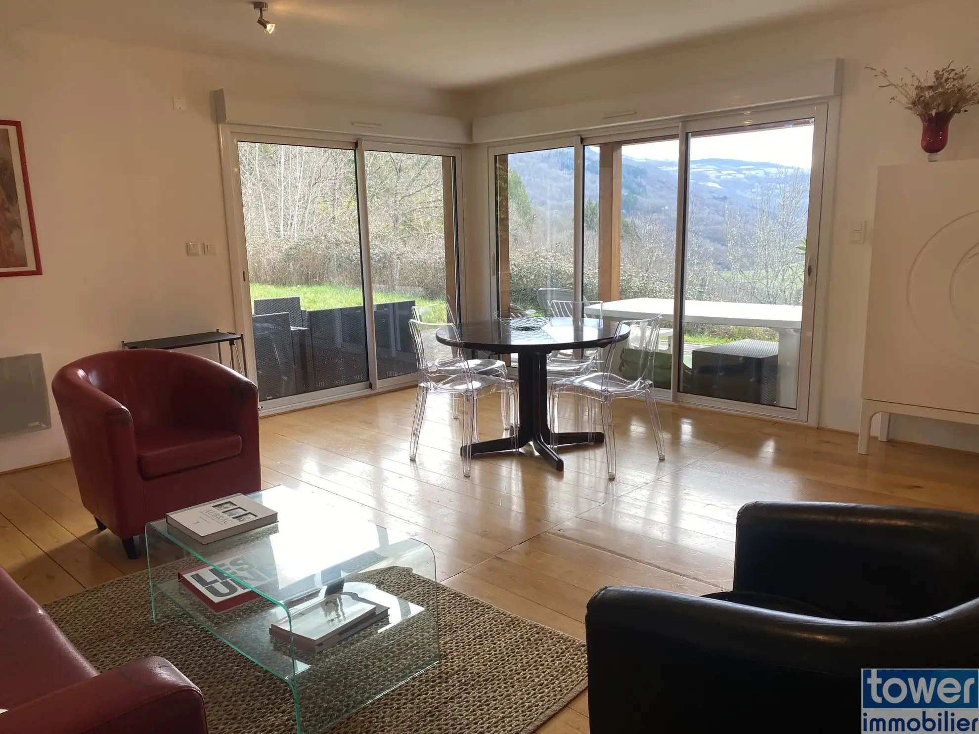 Maison contemporaine ossature bois avec vue dans les gorges du Lot à Pomayrols 