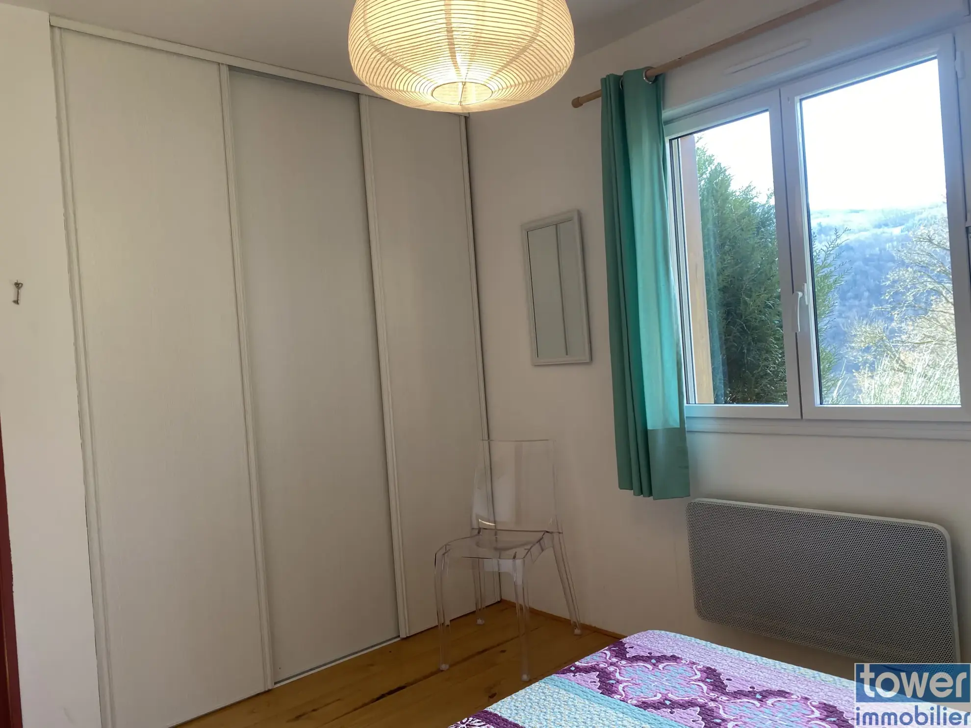 Maison contemporaine ossature bois avec vue dans les gorges du Lot à Pomayrols 