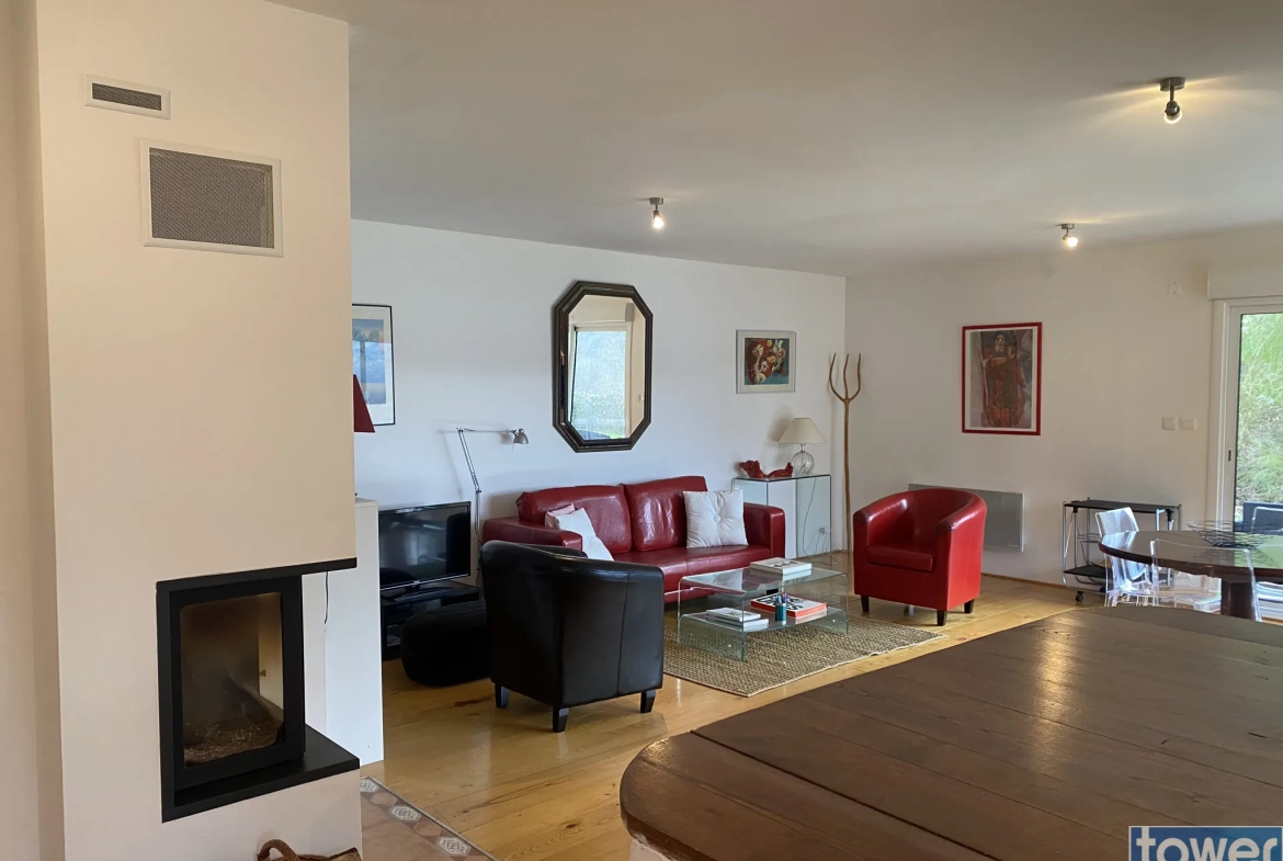 Maison contemporaine ossature bois avec vue dans les gorges du Lot à Pomayrols 