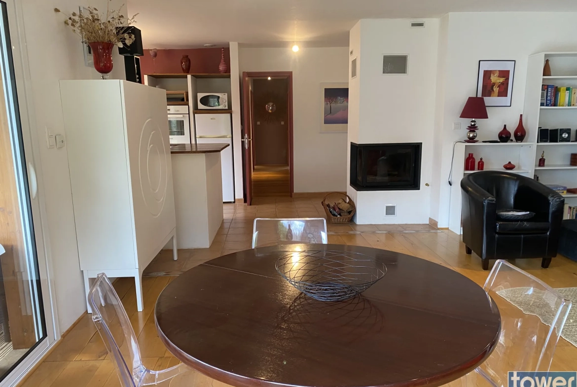 Maison contemporaine ossature bois avec vue dans les gorges du Lot à Pomayrols 