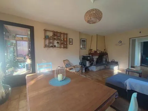 Maison de 110 m² avec grange et terrain à Alboussière 