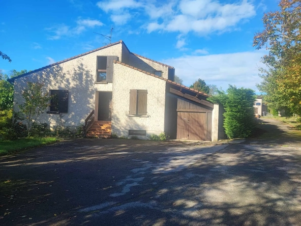 Maison de 110 m² avec grange et terrain à Alboussière