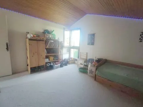 Maison de 110 m² avec grange et terrain à Alboussière 