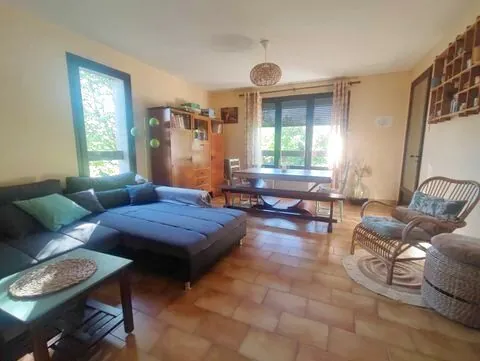 Maison de 110 m² avec grange et terrain à Alboussière 