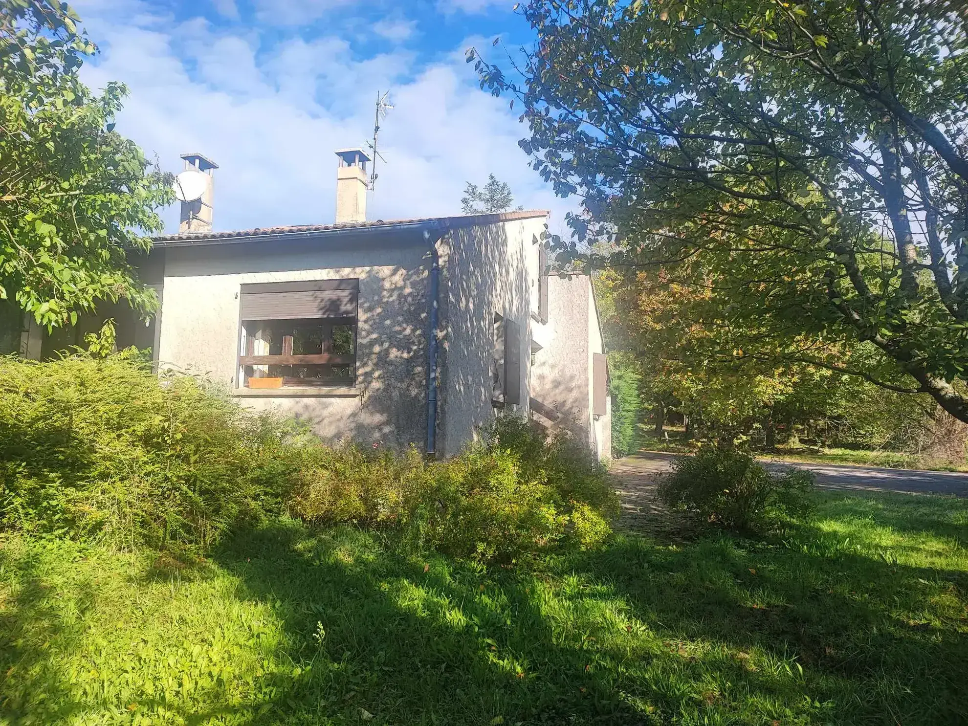 Maison de 110 m² avec grange et terrain à Alboussière 