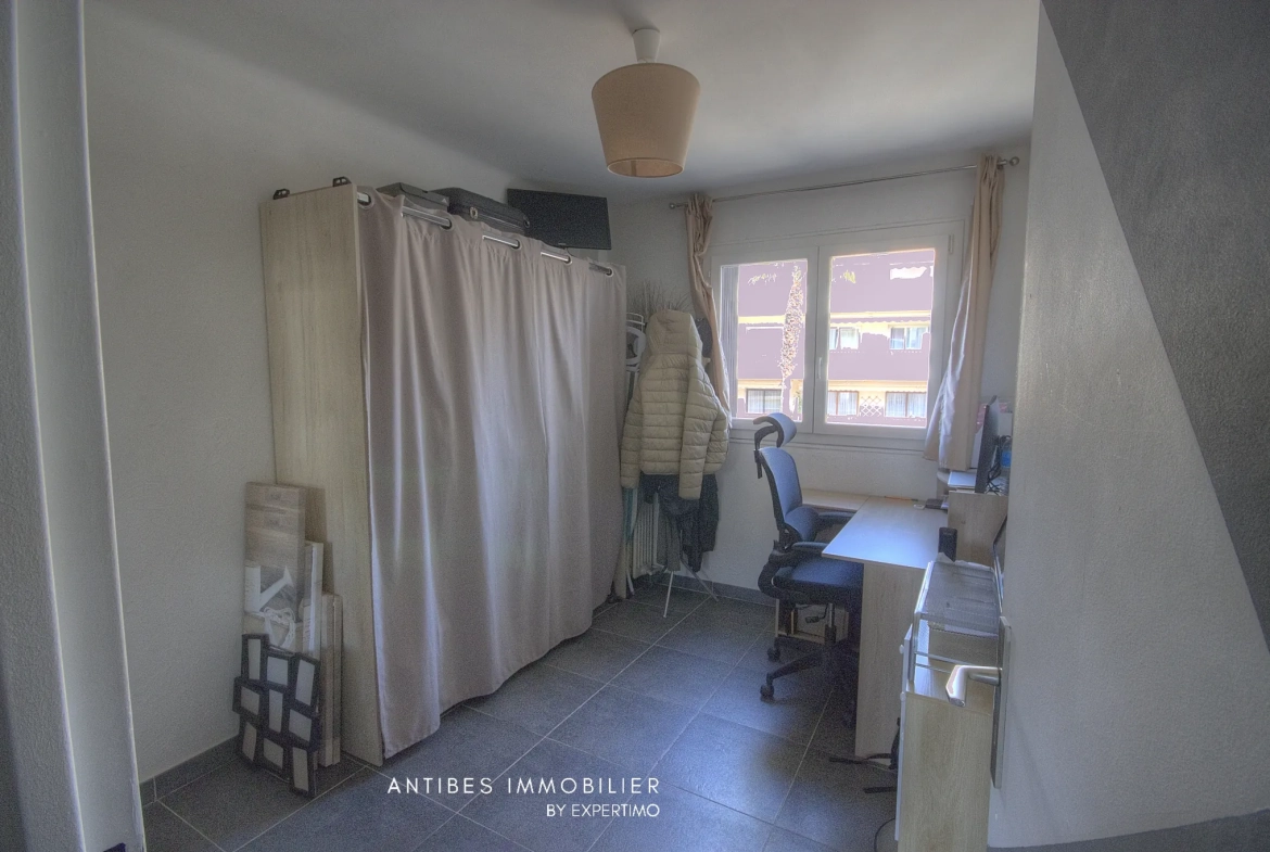 Appartement 3 pièces avec cave et parking à Cagnes-sur-Mer, proche plage et commodités 