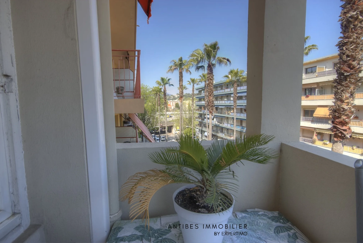 Appartement 3 pièces avec cave et parking à Cagnes-sur-Mer, proche plage et commodités 