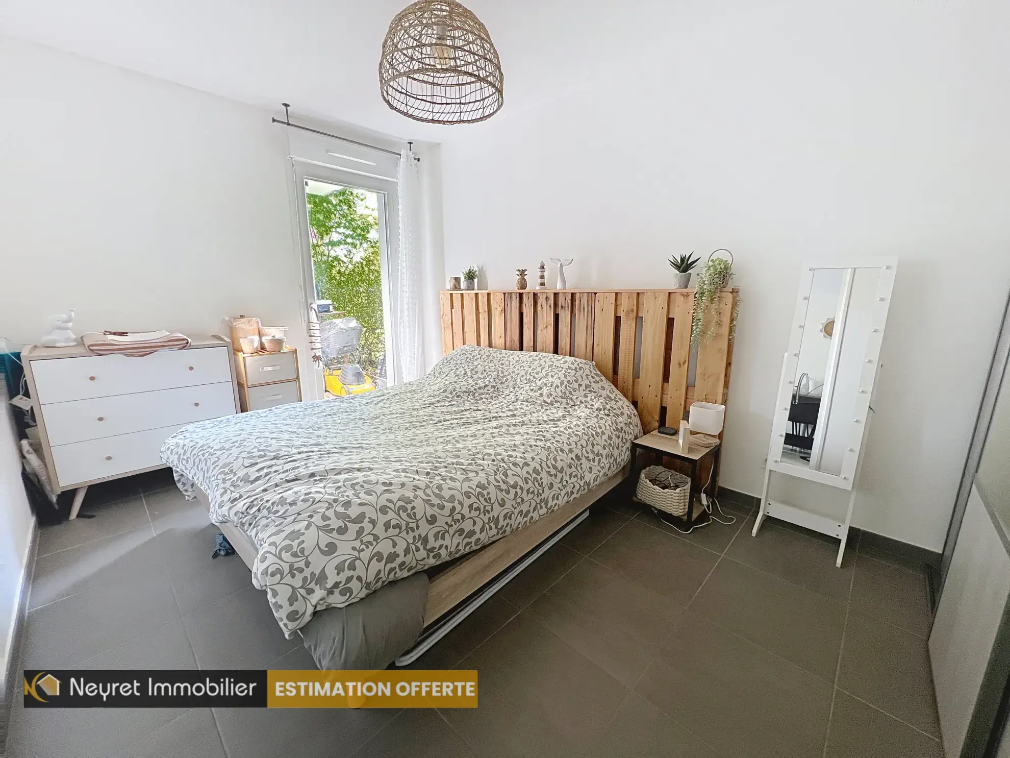 Appartement T2 avec jardin privatif à Vernaison centre - 40 m² 