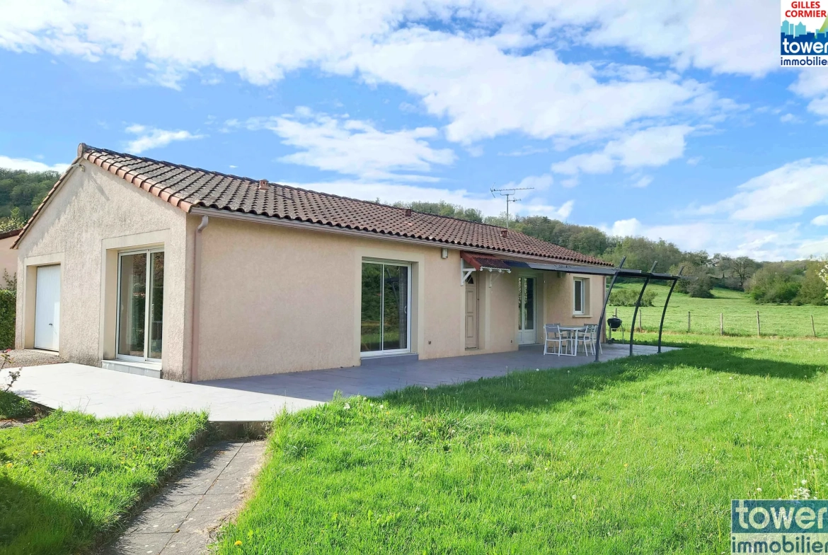 Maison de plain-pied à vendre à Villefranche-de-Rouergue, 94 m² avec terrasse et garage 