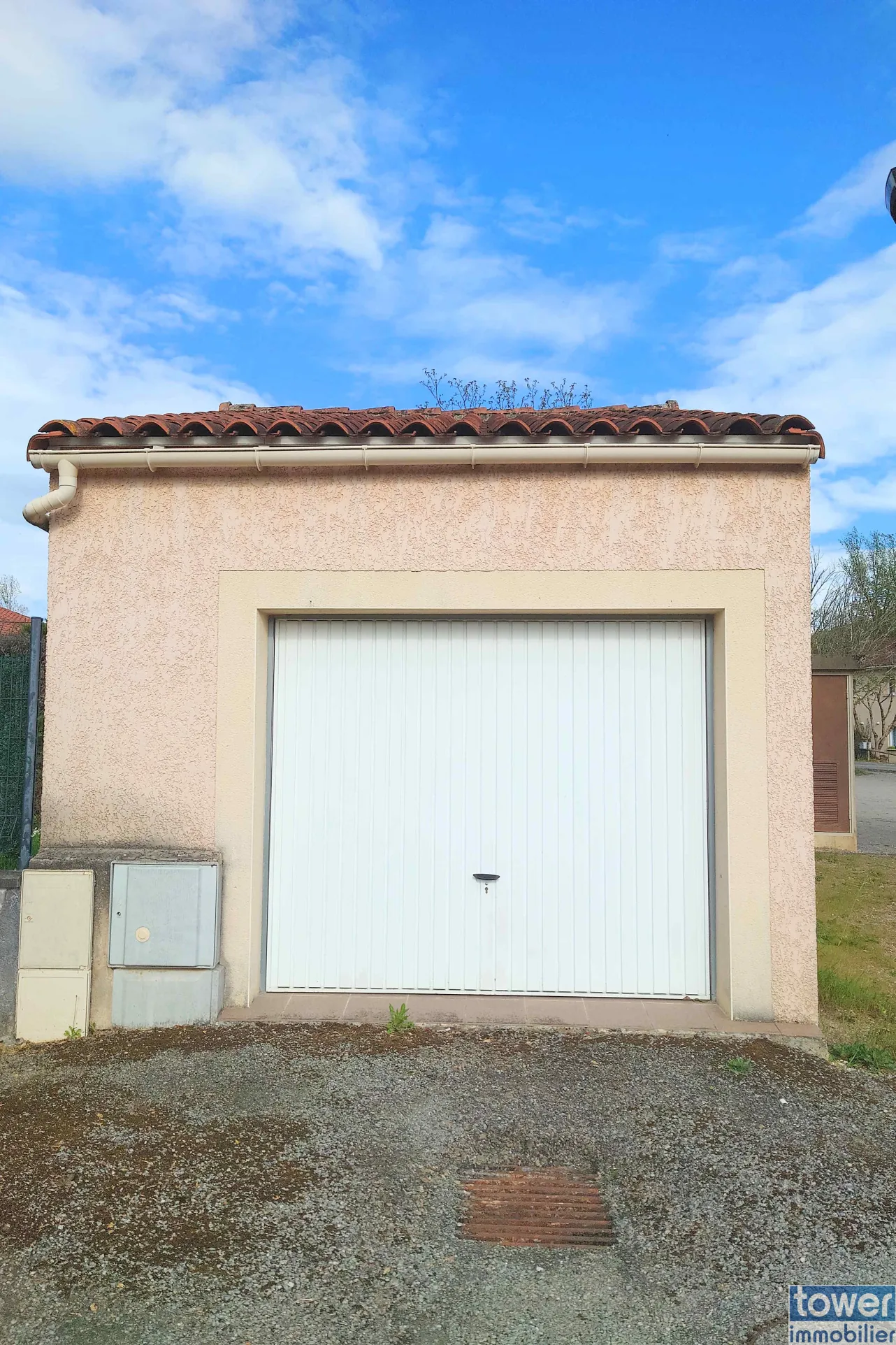 Maison de plain-pied à vendre à Villefranche-de-Rouergue, 94 m² avec terrasse et garage 
