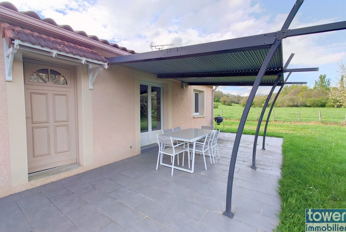 Maison de plain-pied à vendre à Villefranche-de-Rouergue, 94 m² avec terrasse et garage 