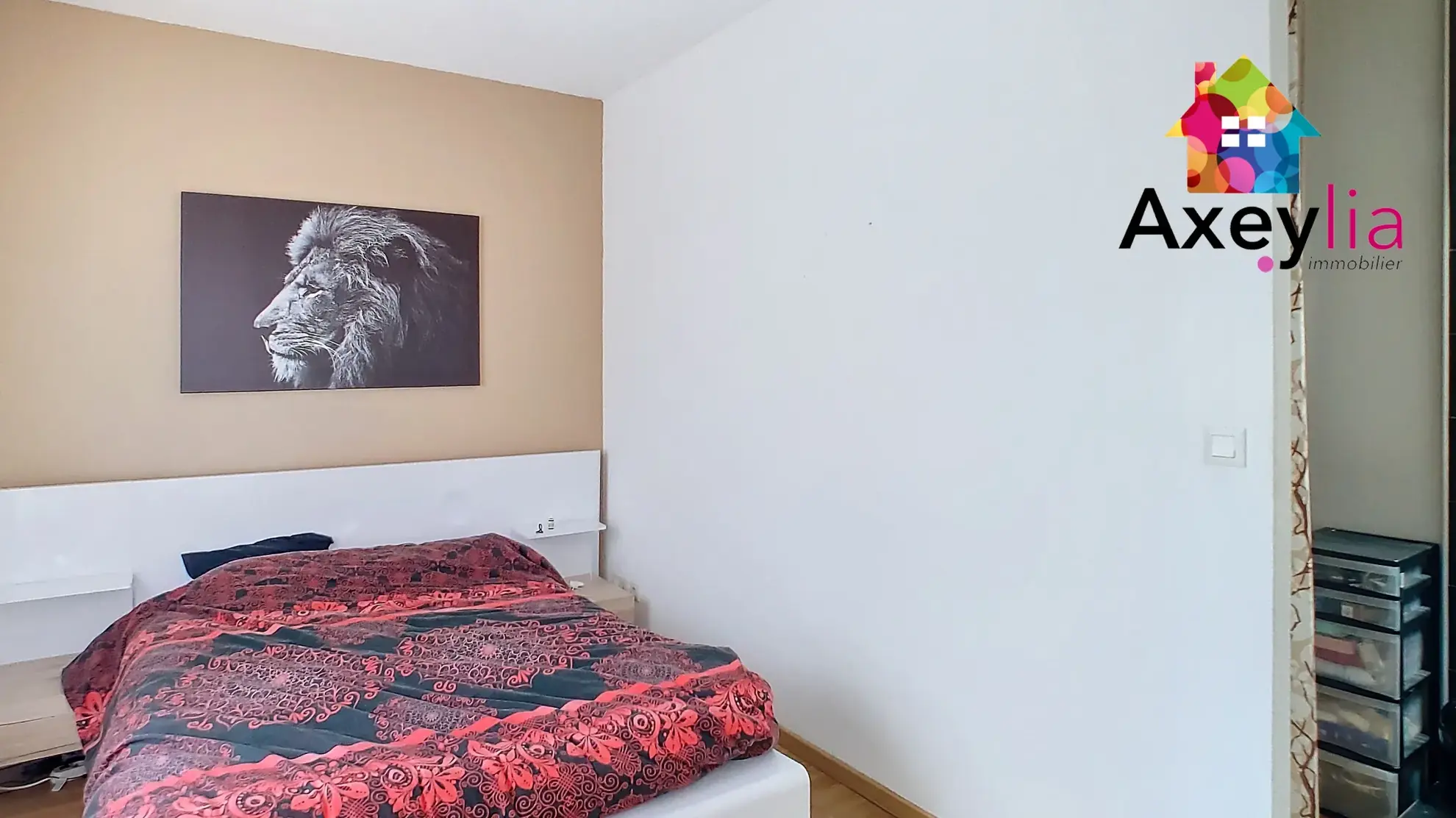 Maison ancienne rénovée avec terrain à Riorges, 4 chambres, grande terrasse, proximité commodités 