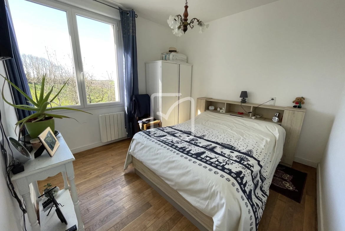 Vente d'un ensemble de deux maisons à Chenailler Mascheix - Belle Vue et Rénovation Récentes 